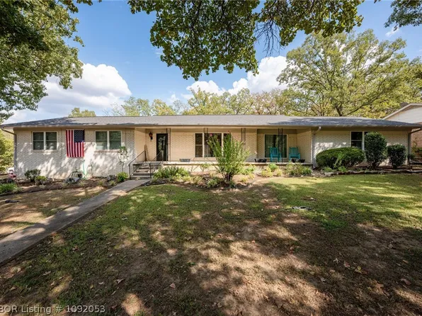 201 Royal Oak Dr, Poteau, OK 74953