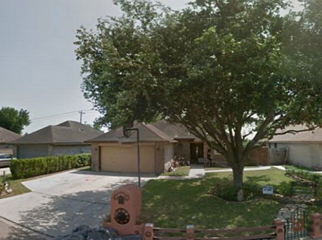 1st image of 2220 Arthur Ave #25