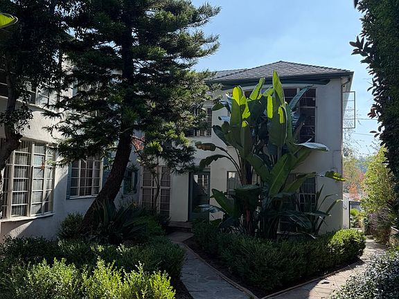 4th image of 3200 Rowena Ave #32061