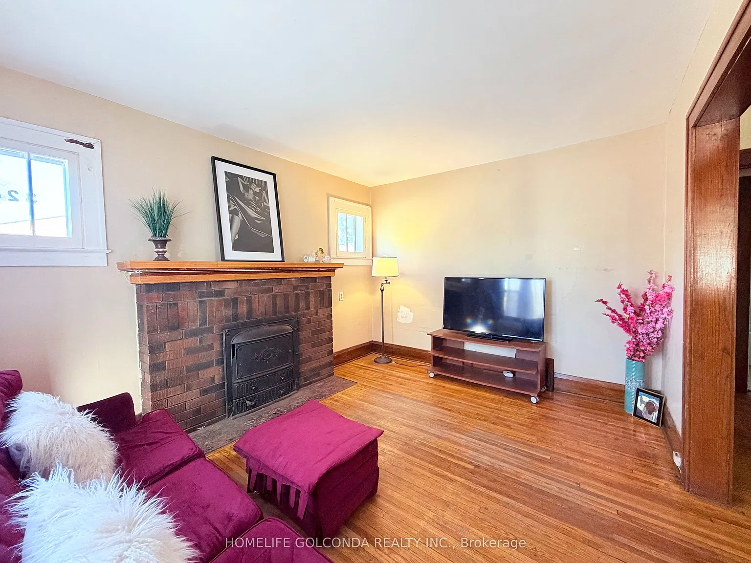 8 bed, $2,600 — Photo 3