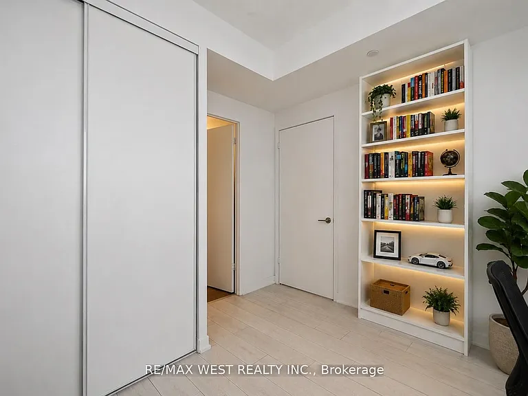 898 Portage Pkwy #4607 — Photo 8