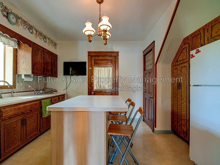 1105 Summit St — Photo 14