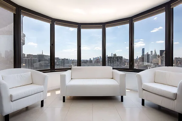 Sold by Compass | media 2