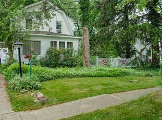 44 Arlington Rd, Williamsville, NY 14221