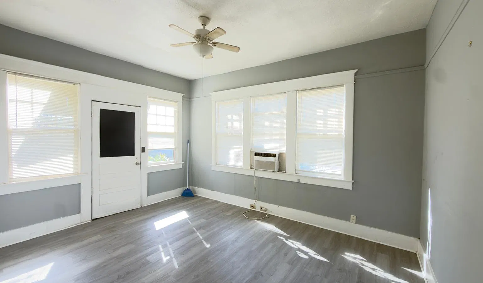 118 S 3rd St — Photo 3