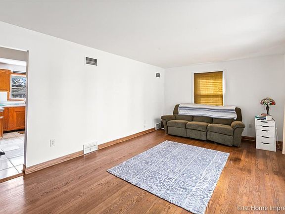 3rd image of 333 S Cass Ave