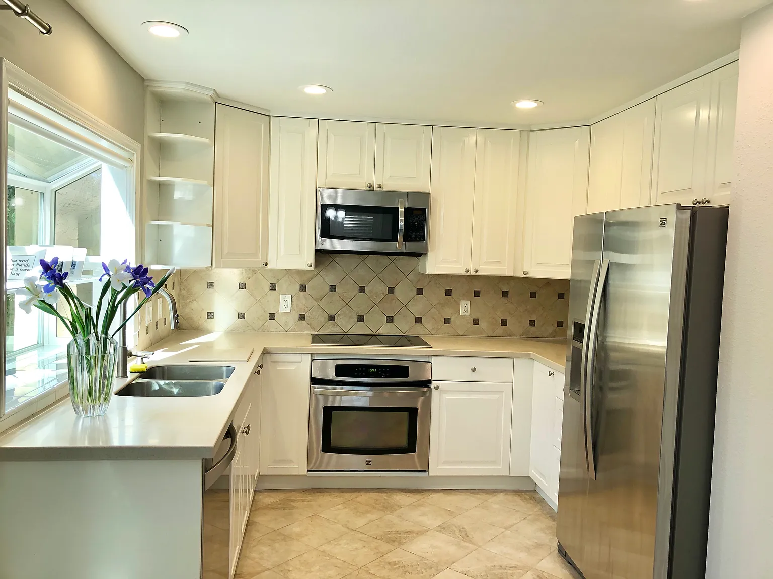 3 bed, 2.5 bath, 1348 sqft, $4,450 — Photo 1