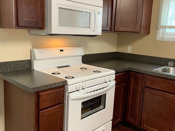 4th image of 4222 Woodmere Dr