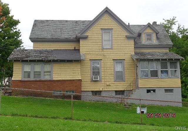 2nd image of 303 Boyden St