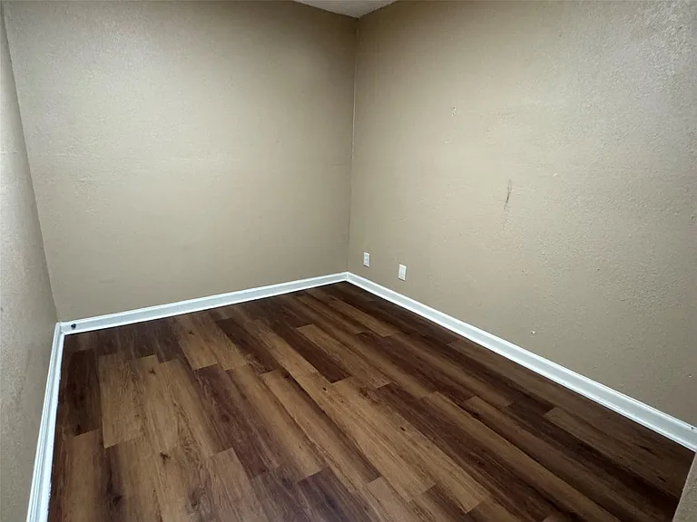 1311 Pershing St — Photo 13