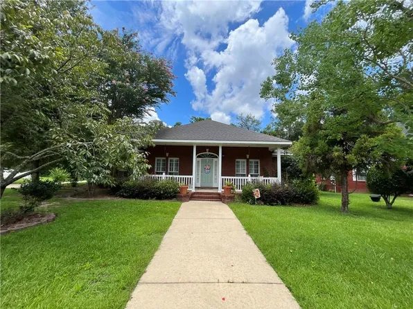 416 Sara Oaks Drive, Saraland, AL 36571