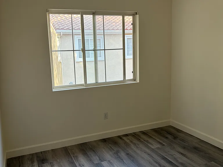 25735 Perlman Pl — Photo 8