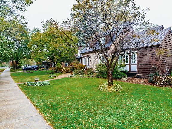 2nd image of 5807 N Nicolet Ave