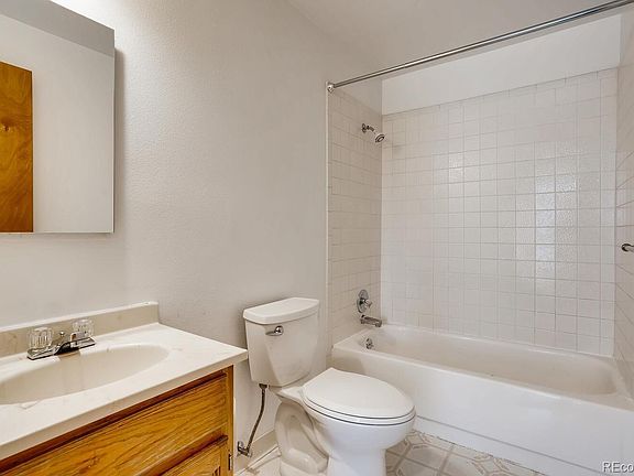 5th image of 4820 Field Ct