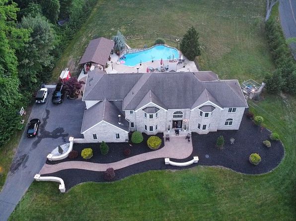 1 Fountayne Ln