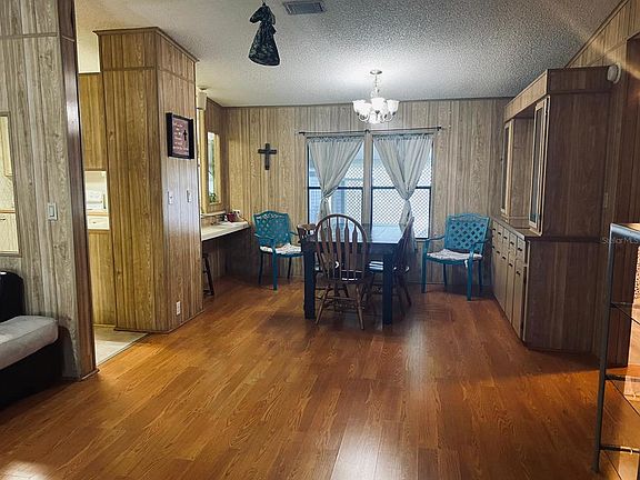 4th image of 2108 Lois Blvd