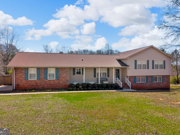 80 Riverbend Cir, Royston, GA 30662