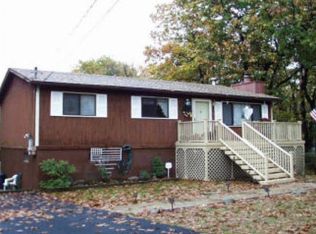 154 Roundhill Rd, Shohola, PA 18328