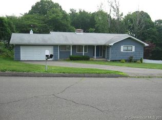 70 Sky Top Ter, Fairfield, CT 06825