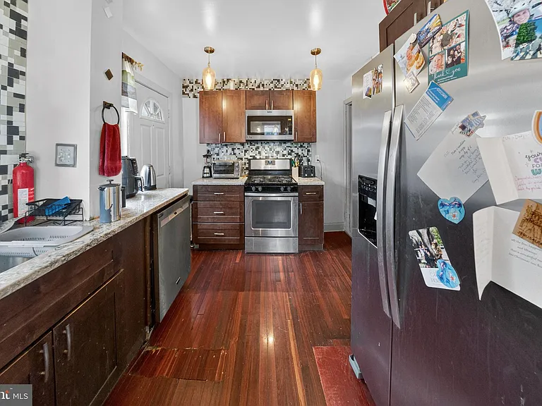 4409 Polk St NE — Photo 6