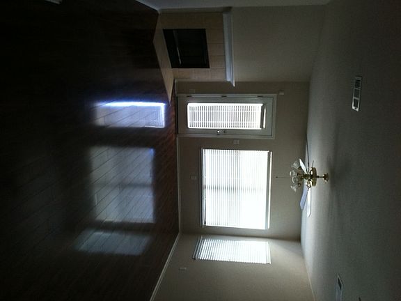 5th image of 131 Flinn St