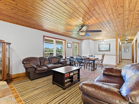 27th image of 1705 Eagle Furnace Rd