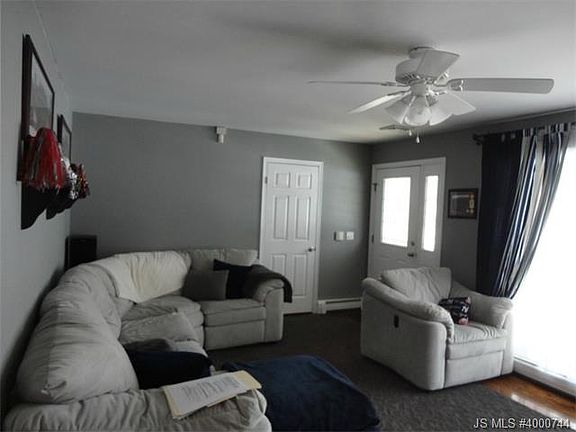 3rd image of 248 Quail Ln N
