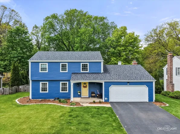 847 Woodland Hills Rd, Batavia, IL 60510