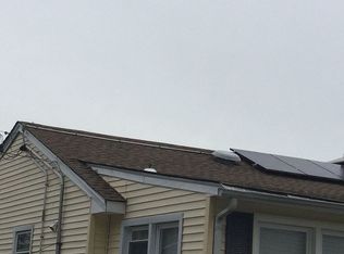 22 N Whittier St, Carteret, NJ 07008