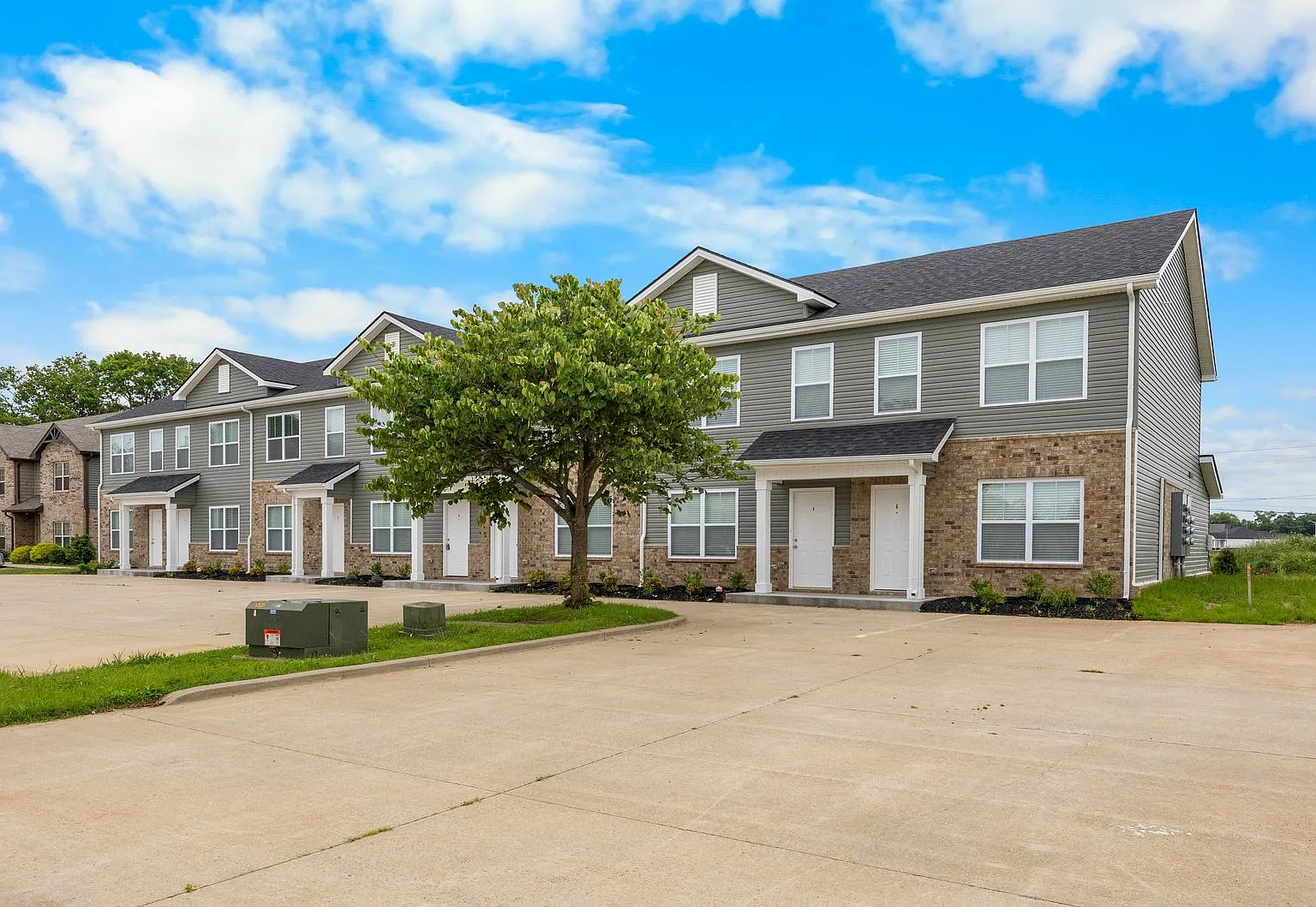 2209 Eldos Trace Cir — Photo 4