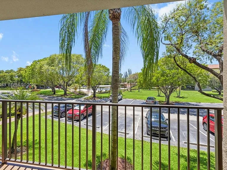 1351 SW 141st Ave #213G — Photo 3