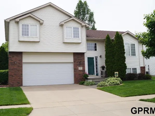 5439 NW 4th St, Lincoln, NE 68521