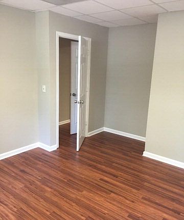 3rd image of 490 Eagles Nest Cir