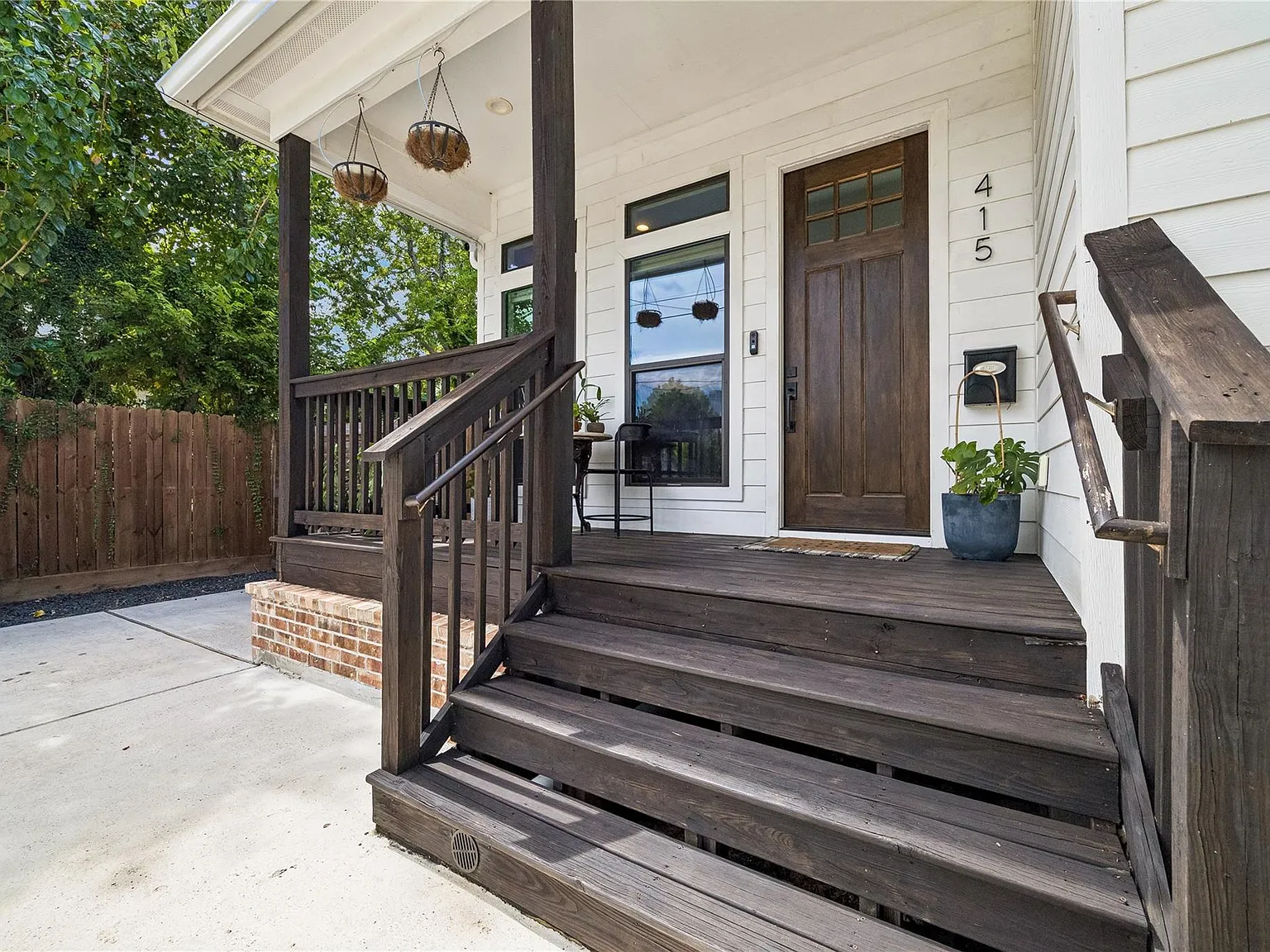3 bed, 2.0 bath, 1881 sqft, $3,000 — Photo 2