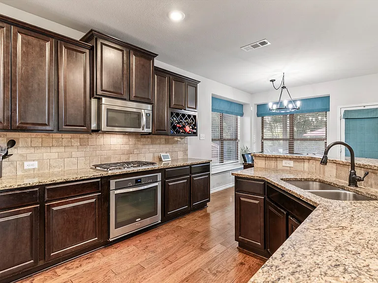 5733 Coleto Creek Cir — Photo 33