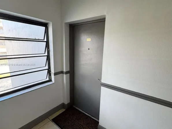 10431 N Kendall Dr APT D204, Miami, FL 33176