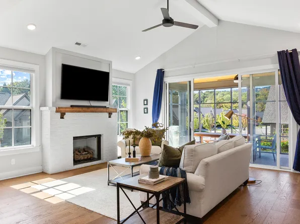 5840 Acadia Dr, Chattanooga, TN 37415