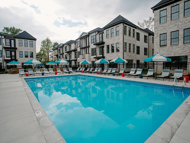 Dalton Residences — Photo 18