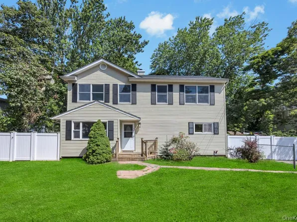 107 Shinnecock Avenue, Mastic, NY 11950