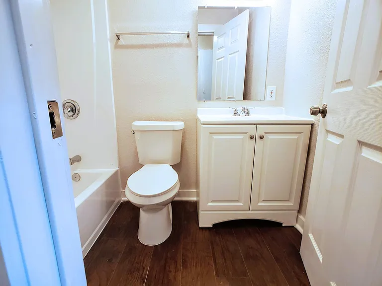 1529 N Walters St — Photo 12