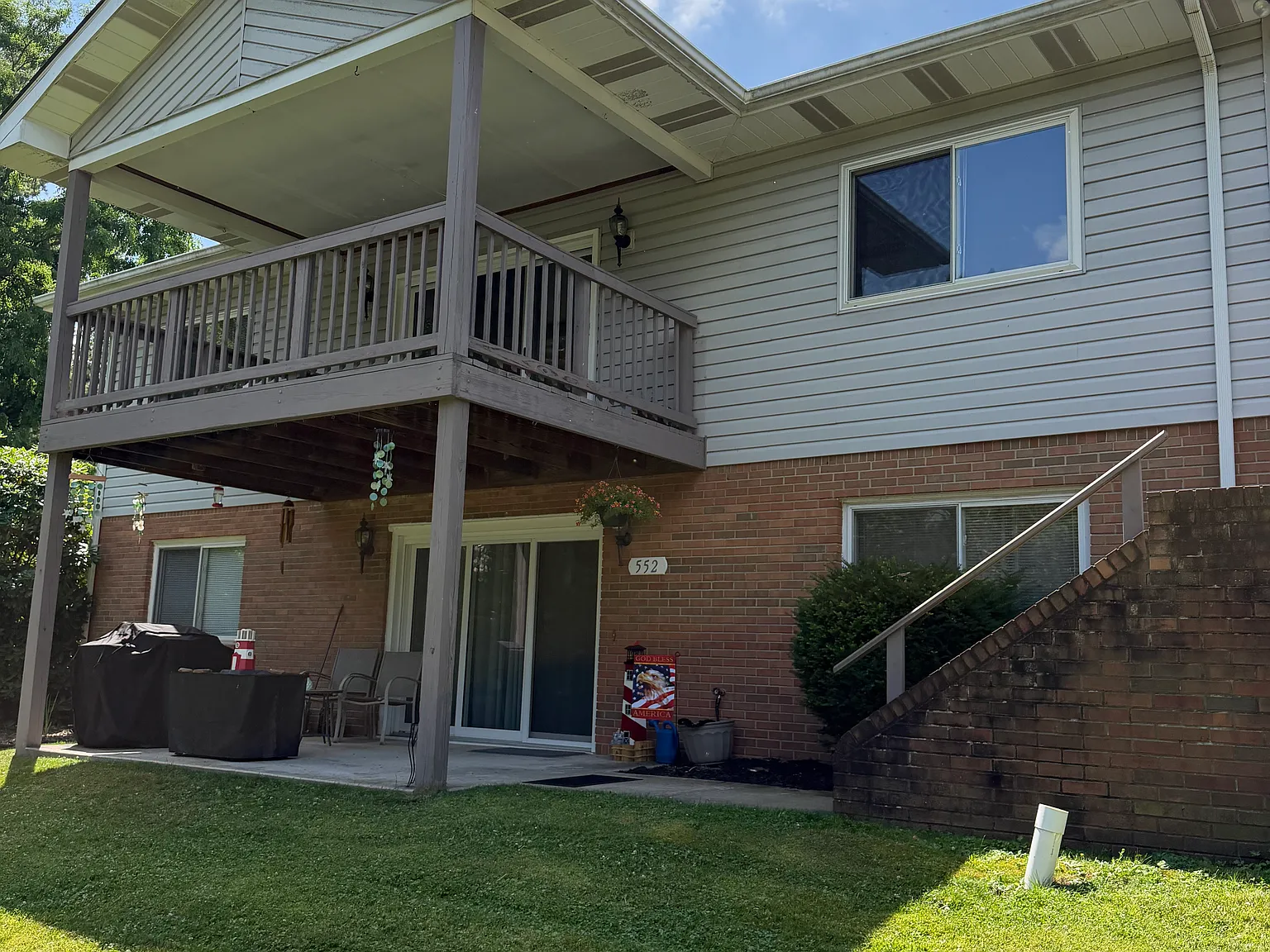2 bed, 1.5 bath, $1,250 — Photo 1