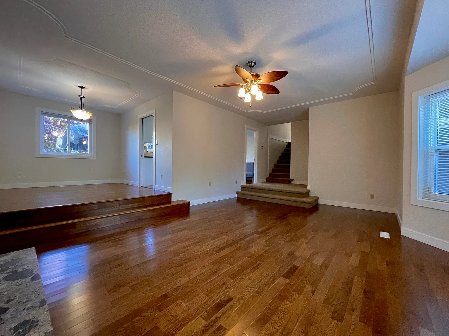 3 bed, 1727 sqft, $3,000 — Photo 3