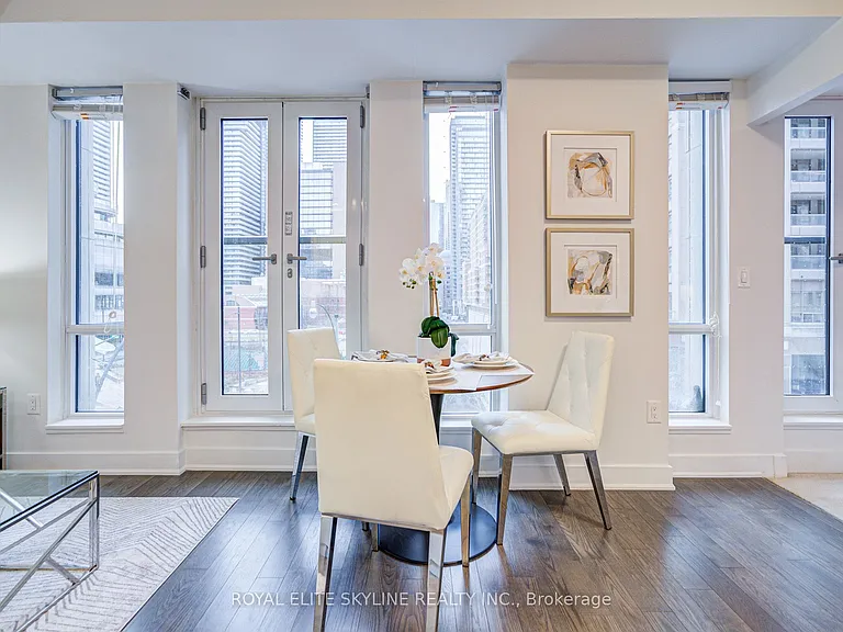 955 Bay St #310 — Photo 11