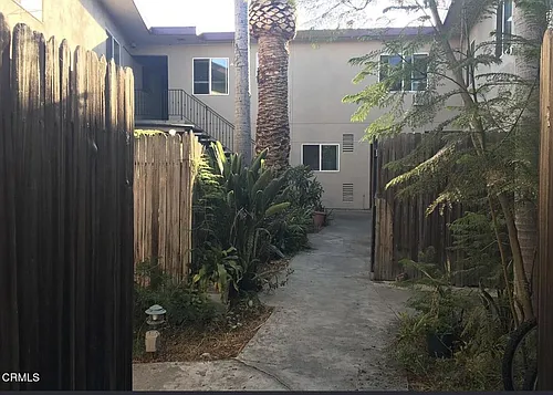 567 S Wilton Pl #11 Photo 1