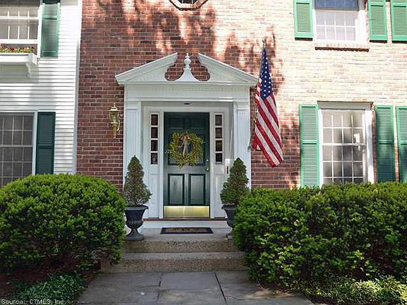 3rd image of 7 Saint Andrews Dr