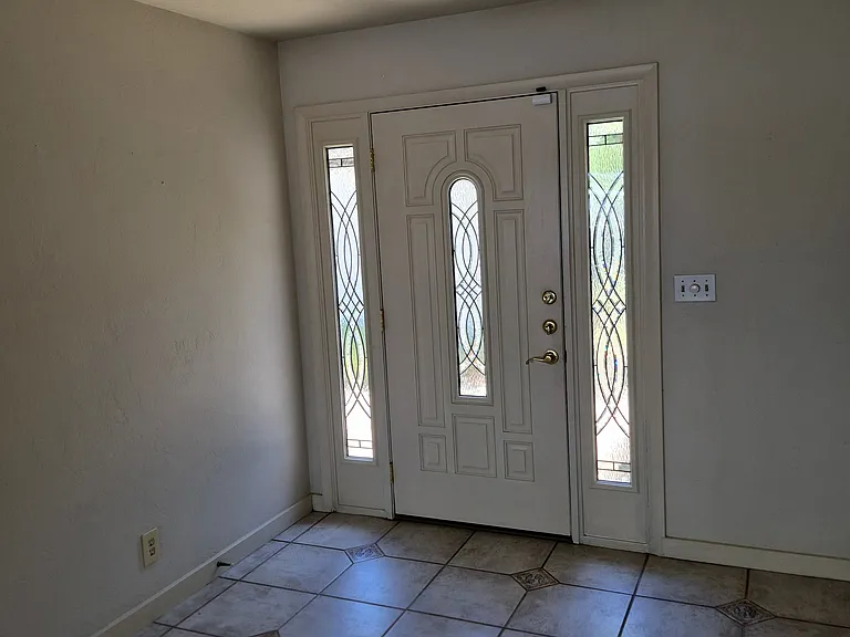 172 Riverside Dr — Photo 7