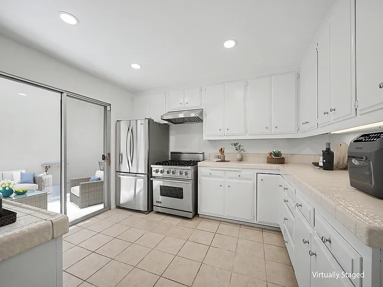 10424 Oletha Ln — Photo 27