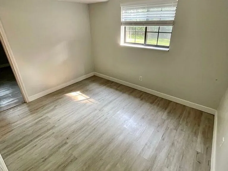 2313 Centennial Ct E — Photo 7