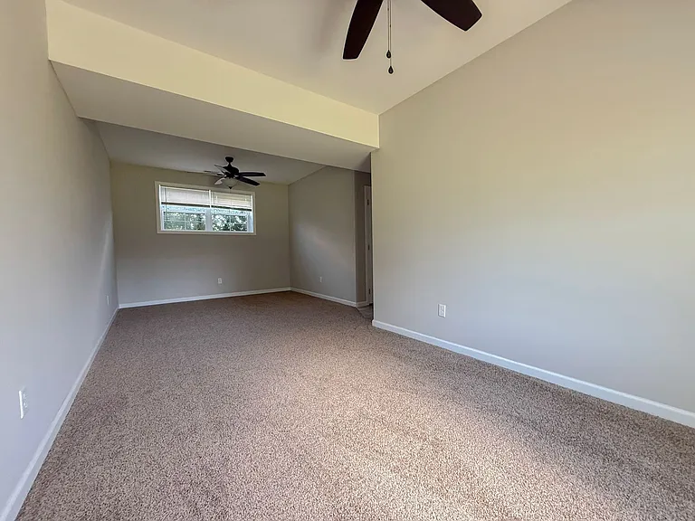 505 Holladay Rd — Photo 29