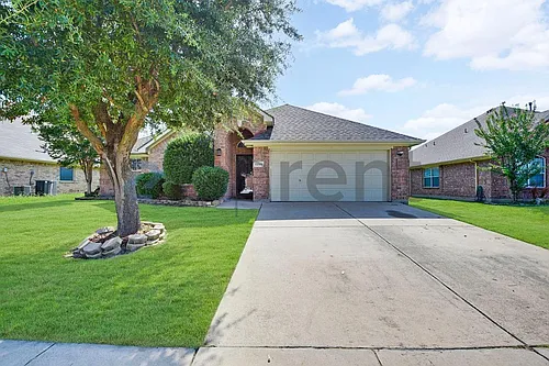 5228 Lake Grove Dr Photo 1